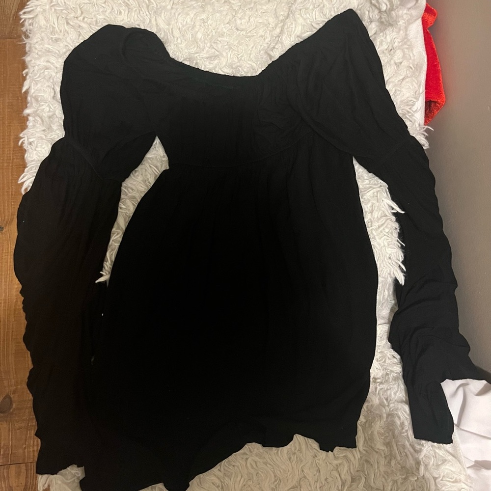 If you’re small it could be a cute mini dress, or it could be a cute top!
